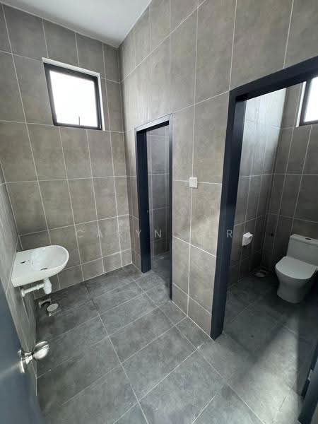 Kilang Berkembar untuk Disewa di Eco Business Park 1 (Johor Bahru) - Caryn Ter - Bathroom - PropertyGuru.com.my