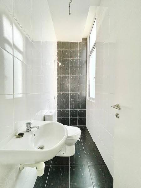 Bungalow House for Sale in Taman Melawati (Ulu Kelang) - Shiqin Saidin - Bathroom - PropertyGuru.com.my