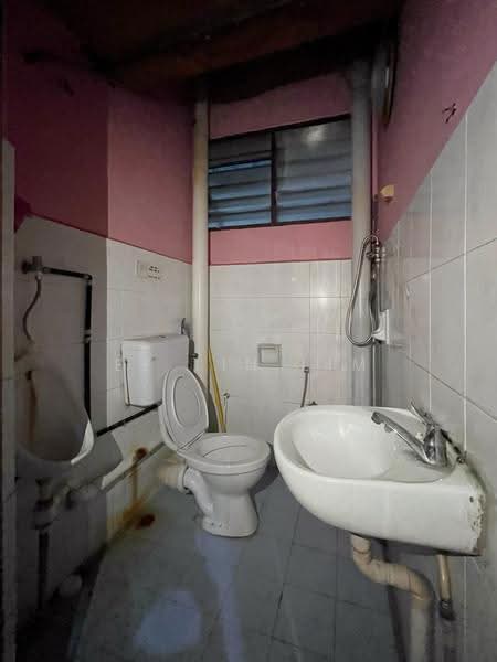 Shop / Office untuk Disewa di Sungai Ara (Penang) - Ee Lin Lim - Bathroom - PropertyGuru.com.my