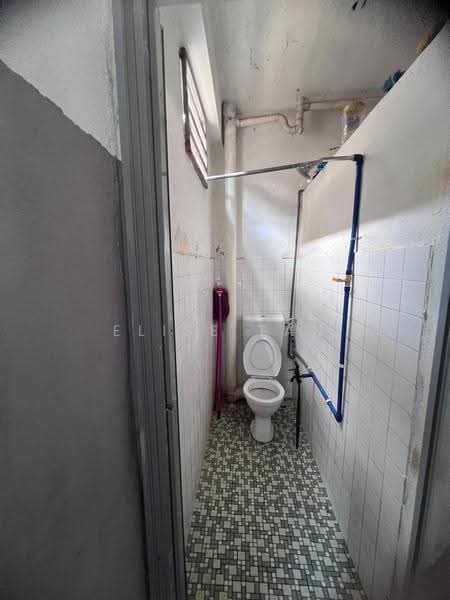Shop / Office for Sale in Taman Semarak (Kulim) - Elise Tan - Bathroom - PropertyGuru.com.my