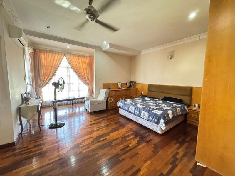 Bungalow House for Sale in Bandar Country Homes (Rawang) - Samson Lee - Bedroom - PropertyGuru.com.my