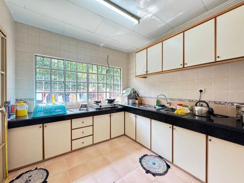Bungalow House for Sale in Bandar Country Homes (Rawang) - Samson Lee - Kitchen - PropertyGuru.com.my