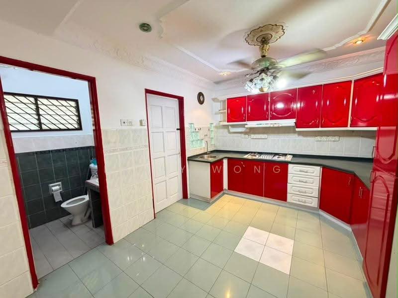 Rumah Teres 2-Tingkat untuk Dijual di Bandar Country Homes (Rawang) - Danny Wong - Kitchen - PropertyGuru.com.my