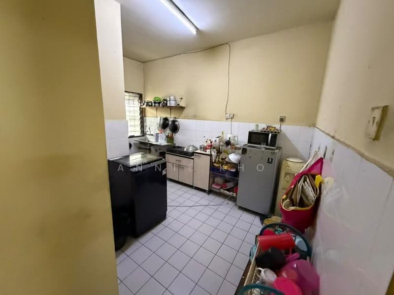 2-storey Terraced House for Sale in Kota Kemuning (Shah Alam) - Annie Kho - Kitchen - PropertyGuru.com.my