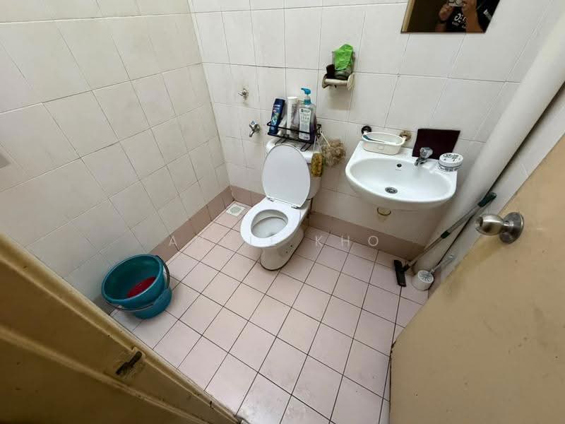 2-storey Terraced House for Sale in Kota Kemuning (Shah Alam) - Annie Kho - Bathroom - PropertyGuru.com.my