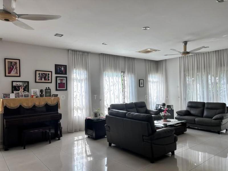 Bungalow House untuk Dijual di Taman Sea (Petaling Jaya) - Jonathan Raj - Living Room - PropertyGuru.com.my