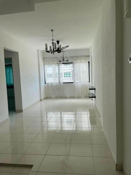 Pangsapuri untuk Disewa di Suria Rafflesia - SAM KIAT - Living Room - PropertyGuru.com.my