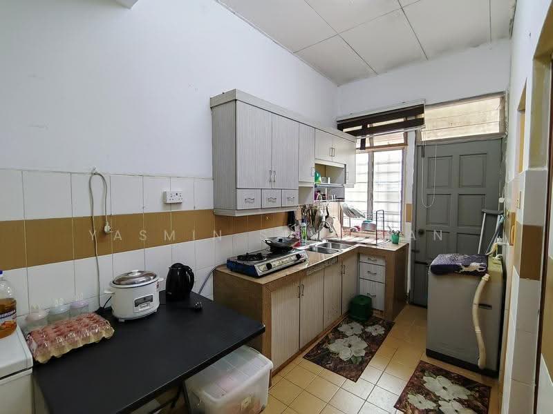 Rumah Teres 1-Tingkat untuk Dijual di Bandar Baru Salak Tinggi (Sepang) - Yasmin Sulaiman - Kitchen - PropertyGuru.com.my