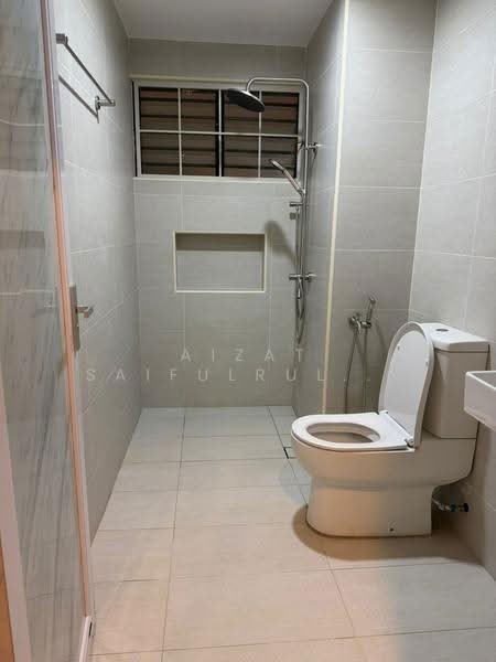 Kondominium untuk Disewa di Sri Alam Condominium - Aizat Saifulrullah - Bathroom - PropertyGuru.com.my