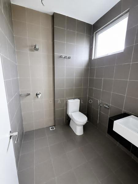 Semi-Detached House for Sale in Rawang (Selangor) - Lucas Loh - Bathroom - PropertyGuru.com.my