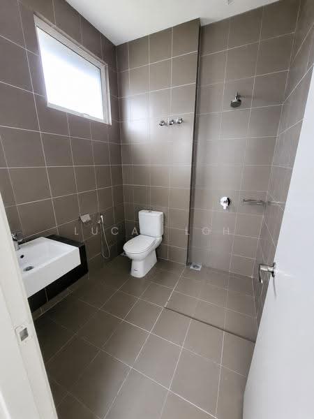 Semi-Detached House for Sale in Rawang (Selangor) - Lucas Loh - Bathroom - PropertyGuru.com.my