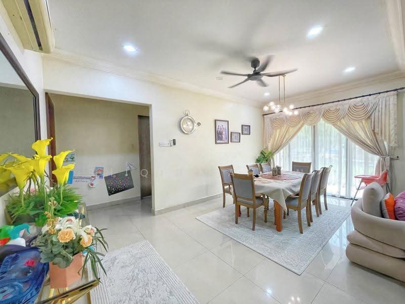 Bungalow House untuk Dijual di Presint 16 (Putrajaya) - Shiqin Saidin - Dining Room - PropertyGuru.com.my