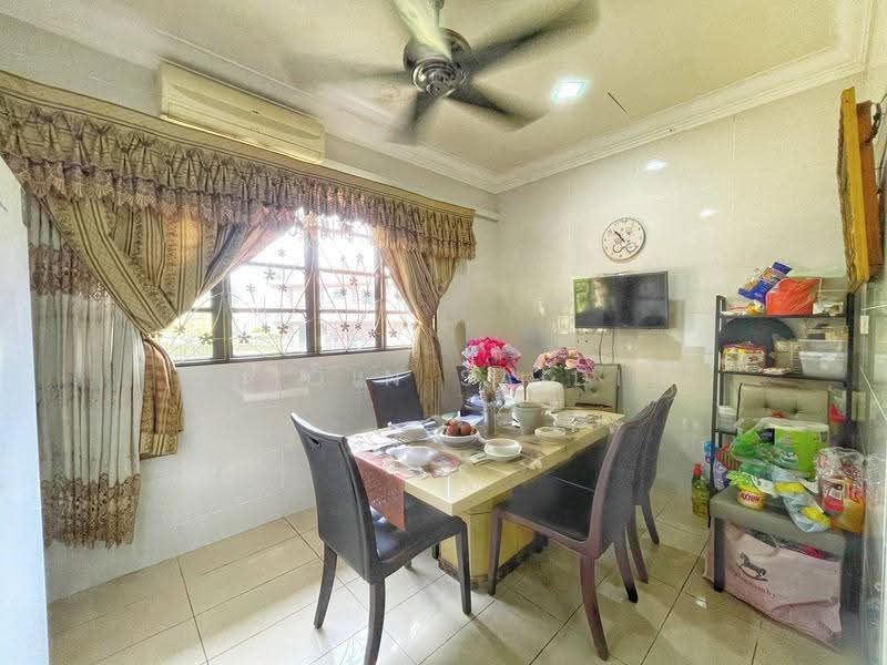 Bungalow House untuk Dijual di Presint 16 (Putrajaya) - Shiqin Saidin - Dining Room - PropertyGuru.com.my