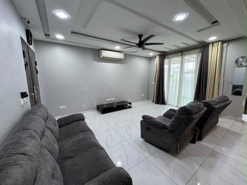 2-storey Terraced House for Sale in Saujana Utama (Puncak Alam) - Azizol . - Living Room - PropertyGuru.com.my
