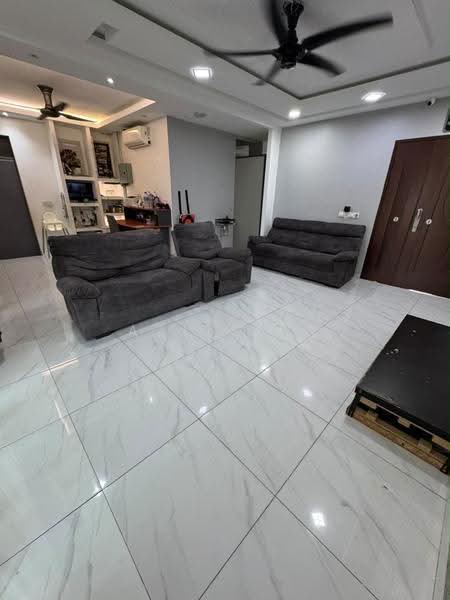 2-storey Terraced House for Sale in Saujana Utama (Puncak Alam) - Azizol . - Living Room - PropertyGuru.com.my