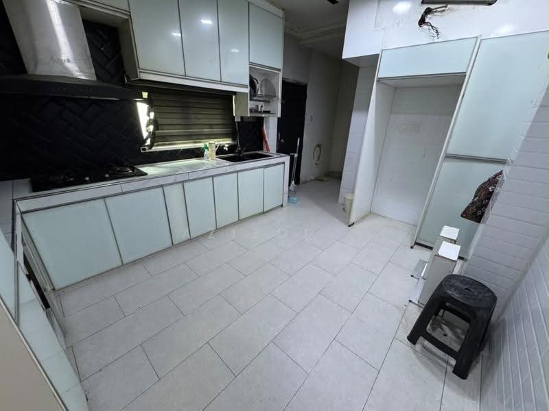 2-storey Terraced House for Sale in Saujana Utama (Puncak Alam) - Azizol . - Kitchen - PropertyGuru.com.my