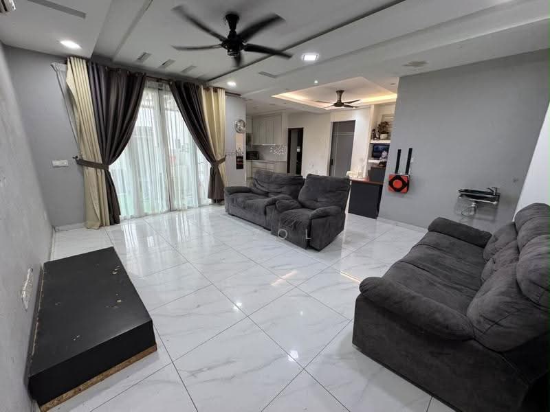 2-storey Terraced House for Sale in Saujana Utama (Puncak Alam) - Azizol . - Living Room - PropertyGuru.com.my
