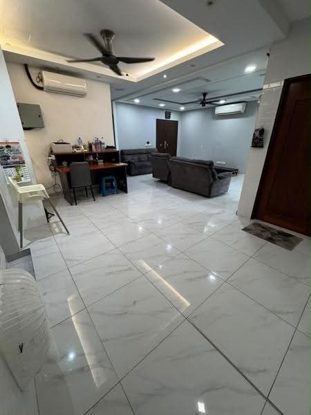 2-storey Terraced House for Sale in Saujana Utama (Puncak Alam) - Azizol . - Living Room - PropertyGuru.com.my