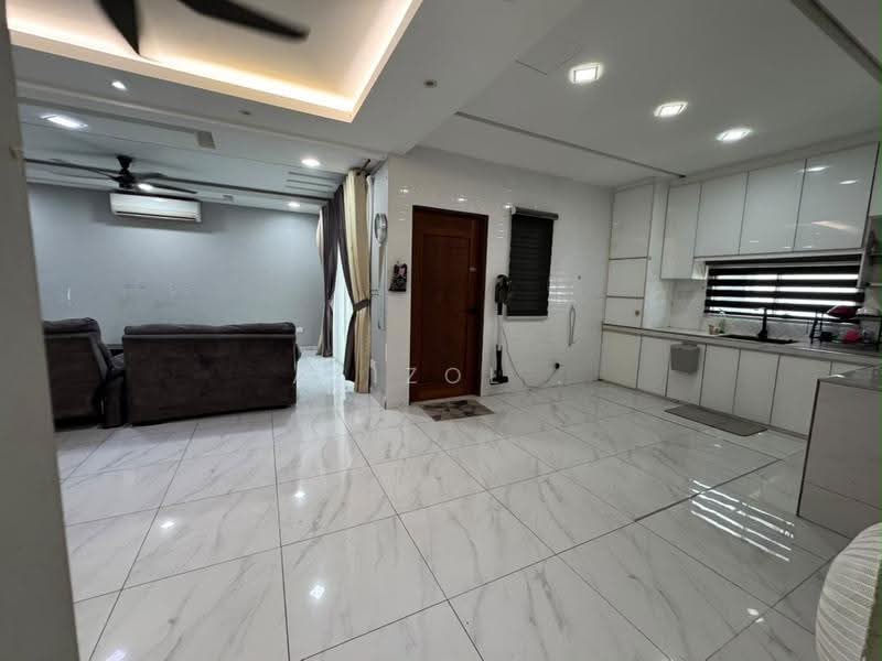 2-storey Terraced House for Sale in Saujana Utama (Puncak Alam) - Azizol . - Living Room - PropertyGuru.com.my