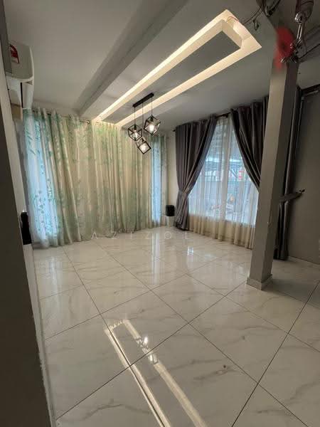 2-storey Terraced House for Sale in Saujana Utama (Puncak Alam) - Azizol . - Living Room - PropertyGuru.com.my