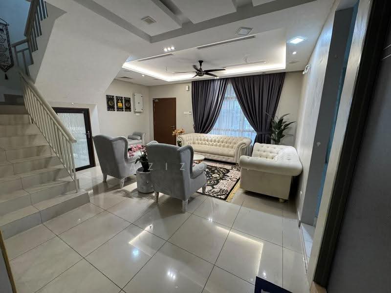 2-storey Terraced House for Sale in Saujana Utama (Puncak Alam) - Azizol . - Living Room - PropertyGuru.com.my