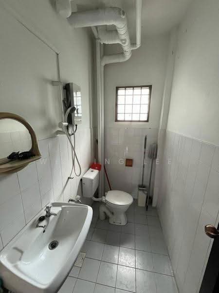 Pangsapuri untuk Dijual di Ria 1 - Wenting Lee - Bathroom - PropertyGuru.com.my