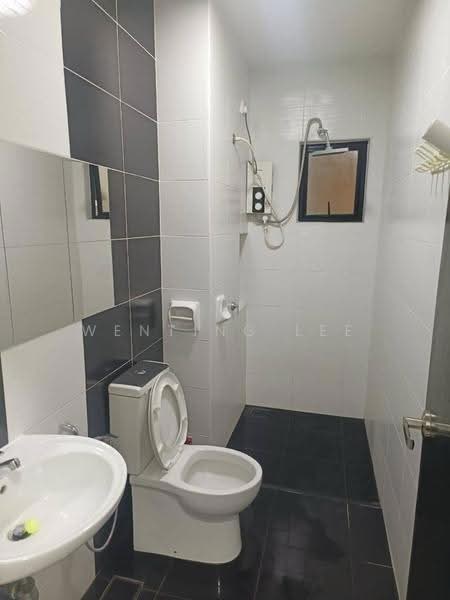 Kediaman Servis untuk Dijual di Sky View - Wenting Lee - Bathroom - PropertyGuru.com.my