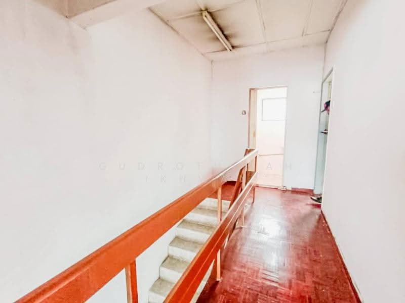 2-storey Terraced House for Sale in Taman Melur (Ampang) - Gudrotullah Ikhwan - Corridor - PropertyGuru.com.my