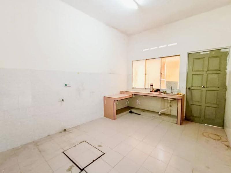 2-storey Terraced House for Sale in Taman Melur (Ampang) - Gudrotullah Ikhwan - Kitchen - PropertyGuru.com.my