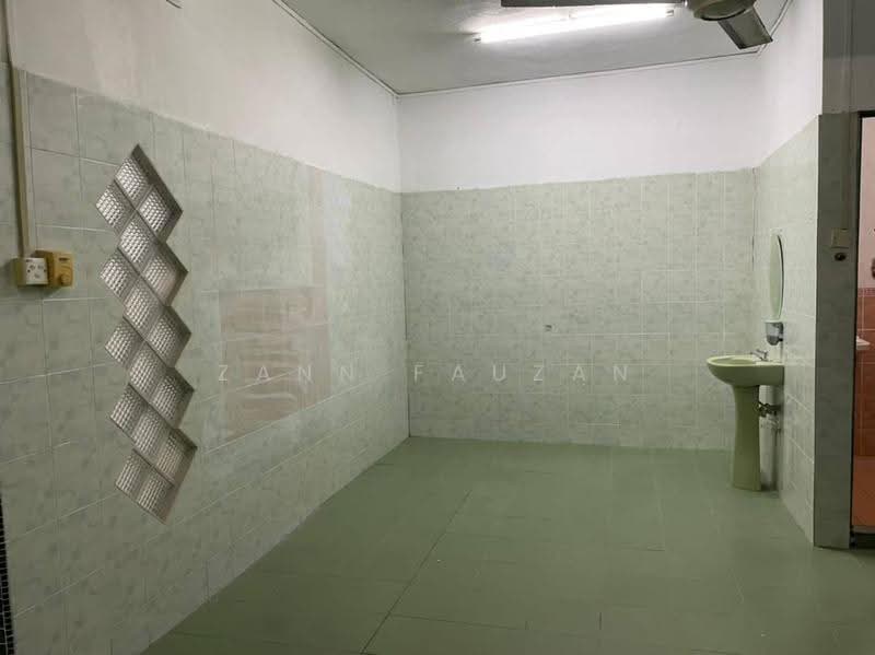 2-storey Terraced House for Sale in Bukit Sentosa (Rawang) - Zann Fauzan - Bathroom - PropertyGuru.com.my