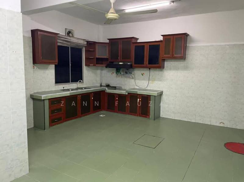 2-storey Terraced House for Sale in Bukit Sentosa (Rawang) - Zann Fauzan - Kitchen - PropertyGuru.com.my
