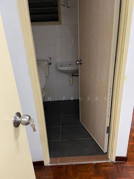2-storey Terraced House for Sale in Bukit Sentosa (Rawang) - Zann Fauzan - Bathroom - PropertyGuru.com.my