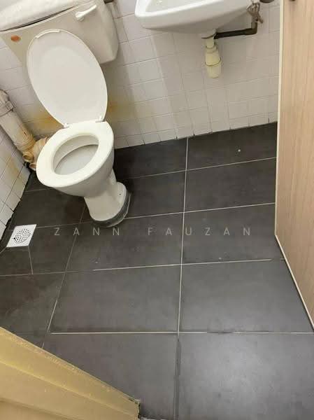 2-storey Terraced House for Sale in Bukit Sentosa (Rawang) - Zann Fauzan - Bathroom - PropertyGuru.com.my