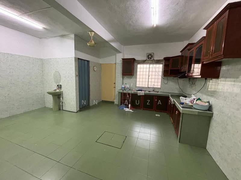 2-storey Terraced House for Sale in Bukit Sentosa (Rawang) - Zann Fauzan - Kitchen - PropertyGuru.com.my