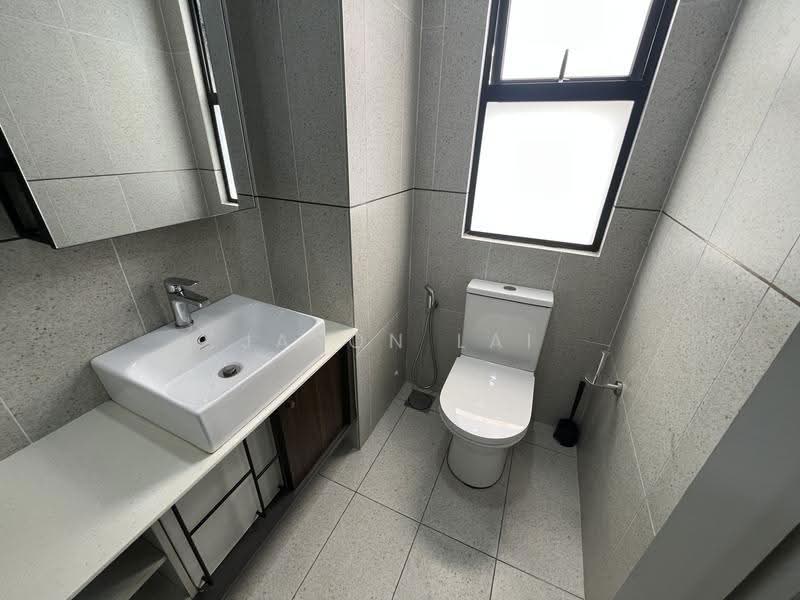 Service Residence for Rent at Millerz Square Serviced Residence - Jason Lai - Bathroom - PropertyGuru.com.my