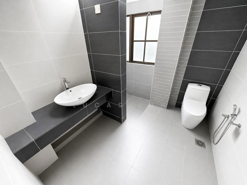 Semi-Detached House for Sale in Rawang (Selangor) - Lucas Loh - Bathroom - PropertyGuru.com.my