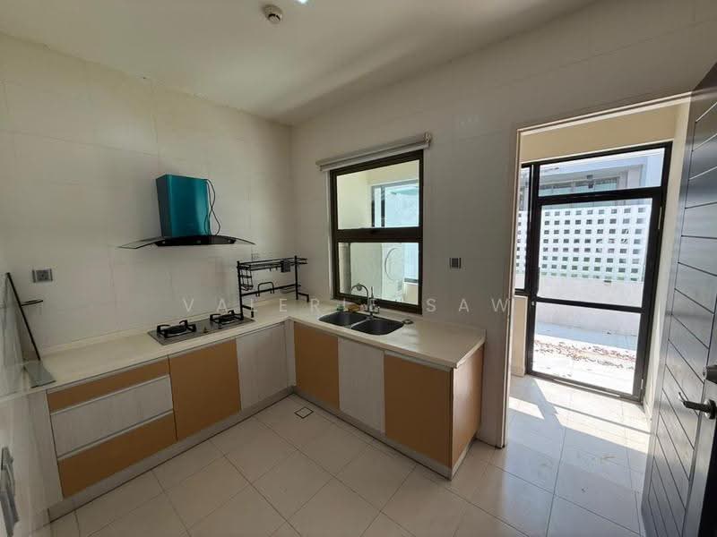 Rumah Berkembar untuk Disewa di Iskandar Puteri (Nusajaya) (Johor) - Valerie Saw - Kitchen - PropertyGuru.com.my