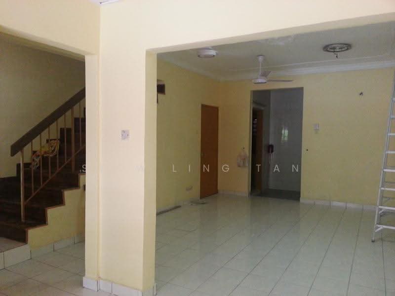 2-storey Terraced House for Rent in Bandar Puchong Utama (Puchong) - Seow Ling Tan - Living Room - PropertyGuru.com.my