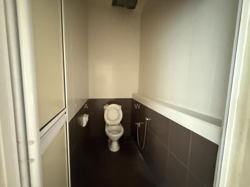 Shop / Office untuk Disewa di Bay Avenue (Bayan Lepas) - Jess Wong - Bathroom - PropertyGuru.com.my