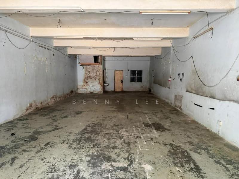 Shop for Rent in Pusat Perdagangan Seri Kembangan (Seri Kembangan) - Benny Lee - Interior - PropertyGuru.com.my
