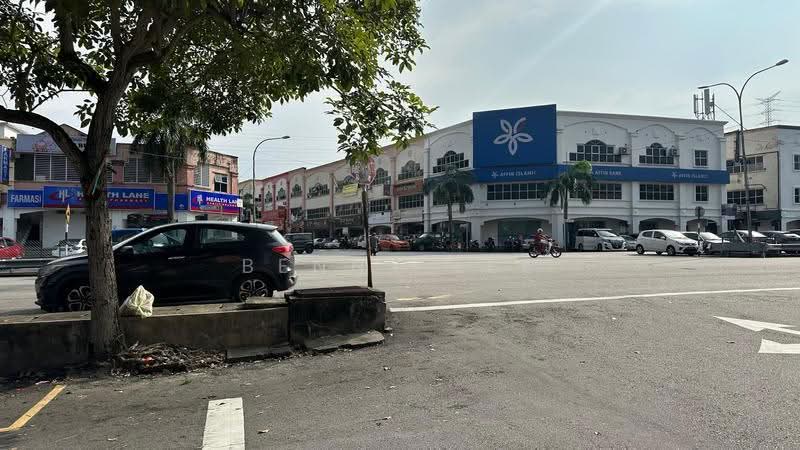 Shop for Rent in Pusat Perdagangan Seri Kembangan (Seri Kembangan) - Benny Lee - Exterior - PropertyGuru.com.my