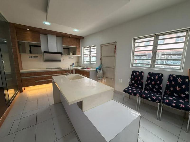 Rumah Teres 3-Tingkat untuk Dijual di Bukit Jambul (Penang) - Bryan H'ng - Kitchen - PropertyGuru.com.my