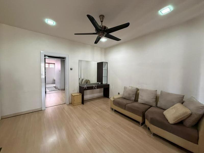 Rumah Teres 3-Tingkat untuk Dijual di Bukit Jambul (Penang) - Bryan H'ng - Living Room - PropertyGuru.com.my