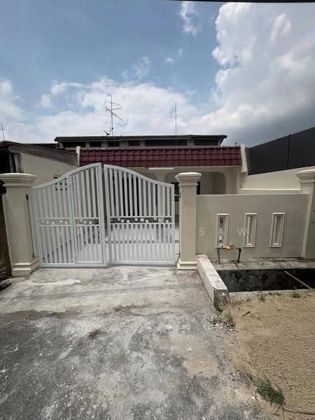 Rumah Teres 1-Tingkat untuk Dijual di Taman Johor Jaya (Johor Bahru) - Valerie Saw - Exterior - PropertyGuru.com.my