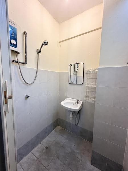 Pangsapuri untuk Dijual di Arena Green - Vivian Lai - Bathroom - PropertyGuru.com.my
