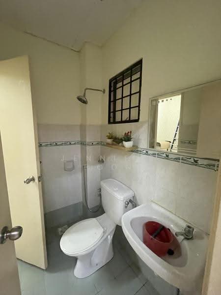 Rumah Teres 2-Tingkat untuk Disewa di Bandar Puteri Klang (Klang) - Jennifer Poon - Bathroom - PropertyGuru.com.my