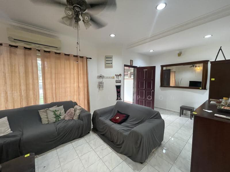 Rumah Teres 2-Tingkat untuk Disewa di Bandar Puteri Klang (Klang) - Jennifer Poon - Living Room - PropertyGuru.com.my
