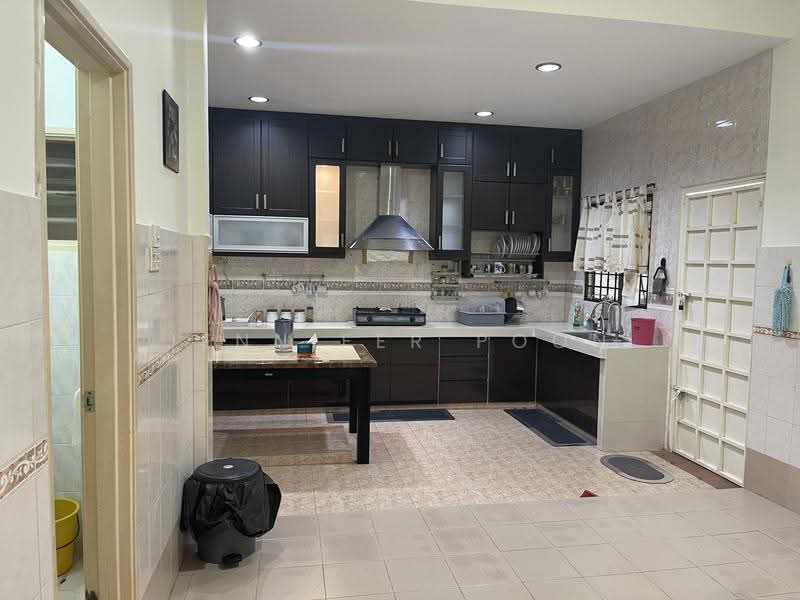 Rumah Teres 2-Tingkat untuk Disewa di Bandar Puteri Klang (Klang) - Jennifer Poon - Kitchen - PropertyGuru.com.my