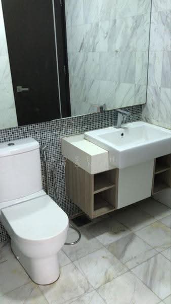 Kediaman Servis untuk Dijual di The Elements - Joseph Wong - Bathroom - PropertyGuru.com.my