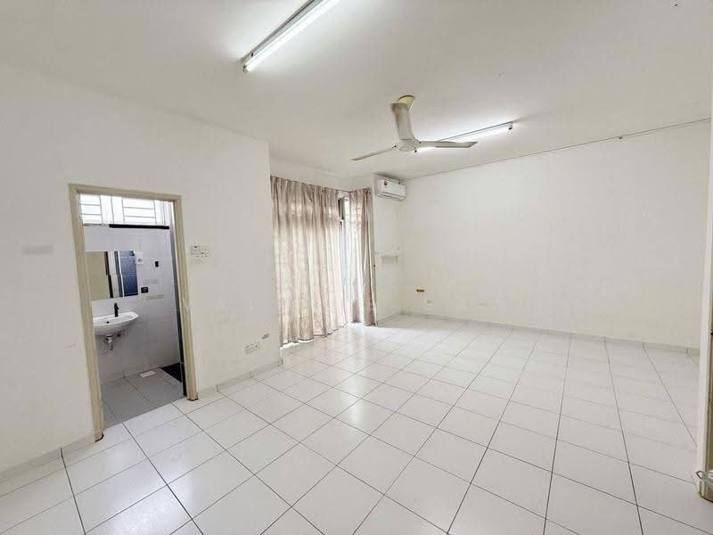 Rumah Teres untuk Dijual di Taman Desa Tebrau (Tebrau) - Valerie Saw - Living Room - PropertyGuru.com.my